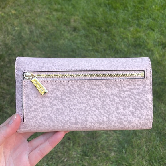 Micheal Kors Wallet - Picture 2 of 5
